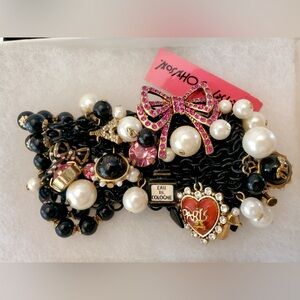 Betsey Johnson New York Charm Bracelet